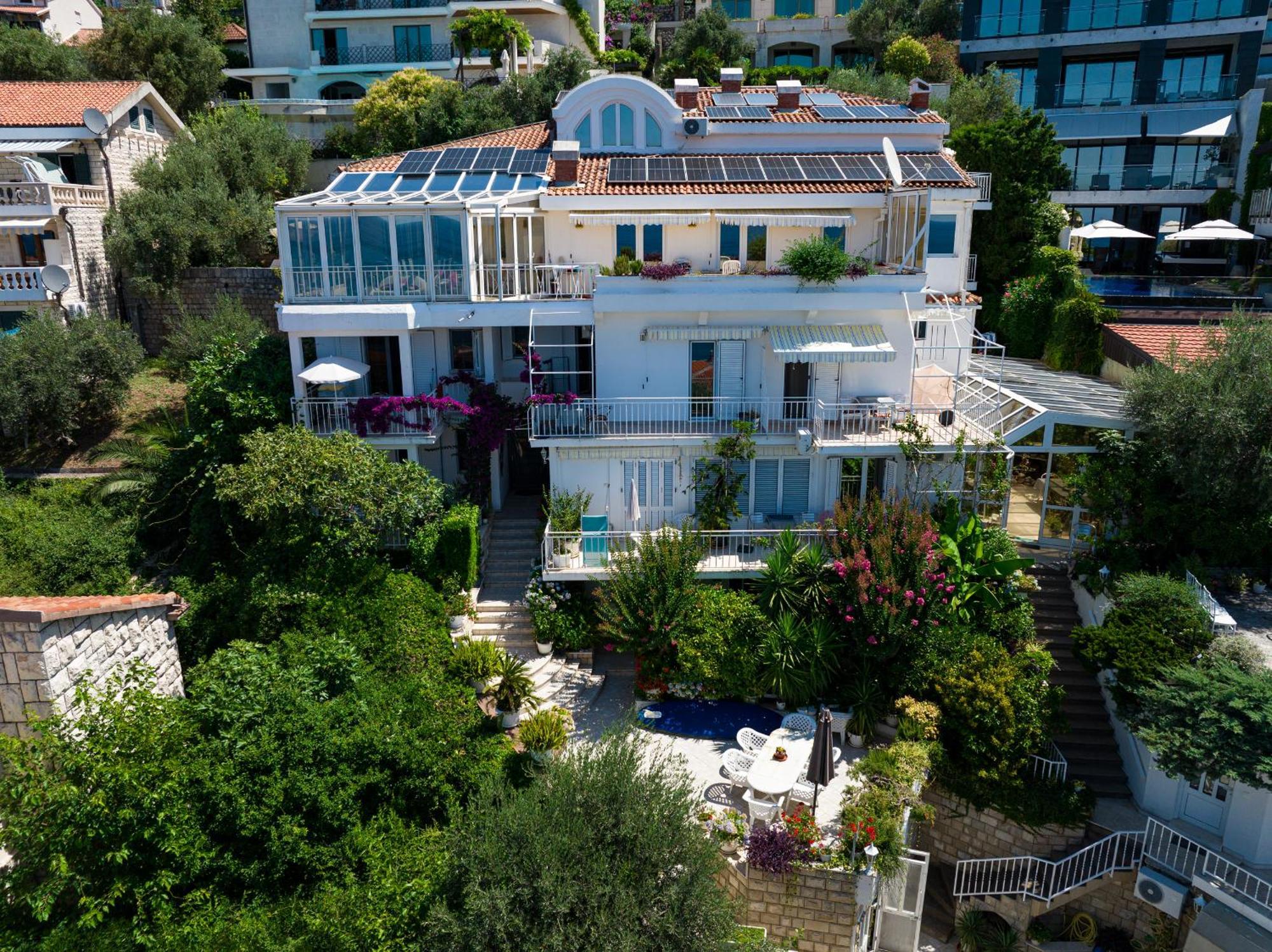 Sun Rose Apartments Sveti Stefan Exterior photo