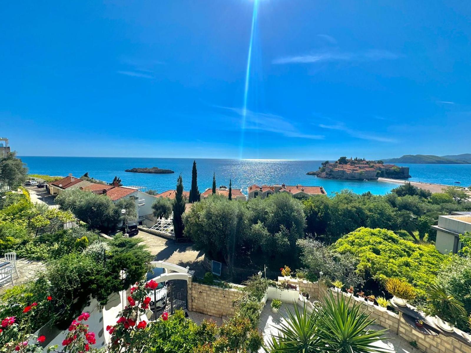 Sun Rose Apartments Sveti Stefan Exterior photo